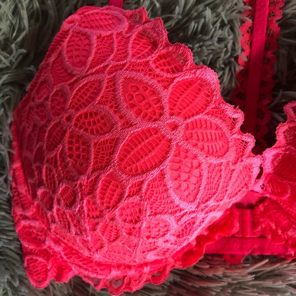 VS Pink Push-up bra - Picture 2 of 5